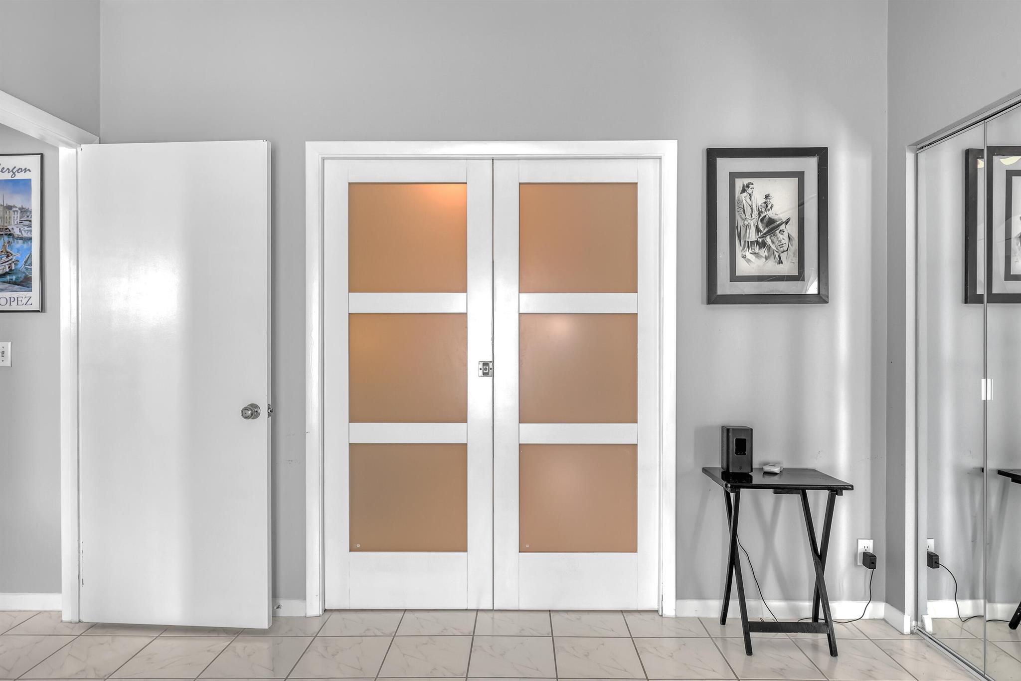 PALM SHORES - Residential