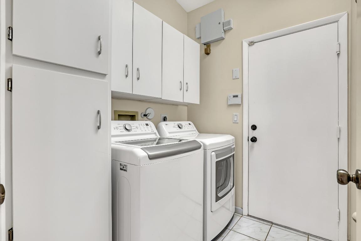 PALM SHORES - Residential