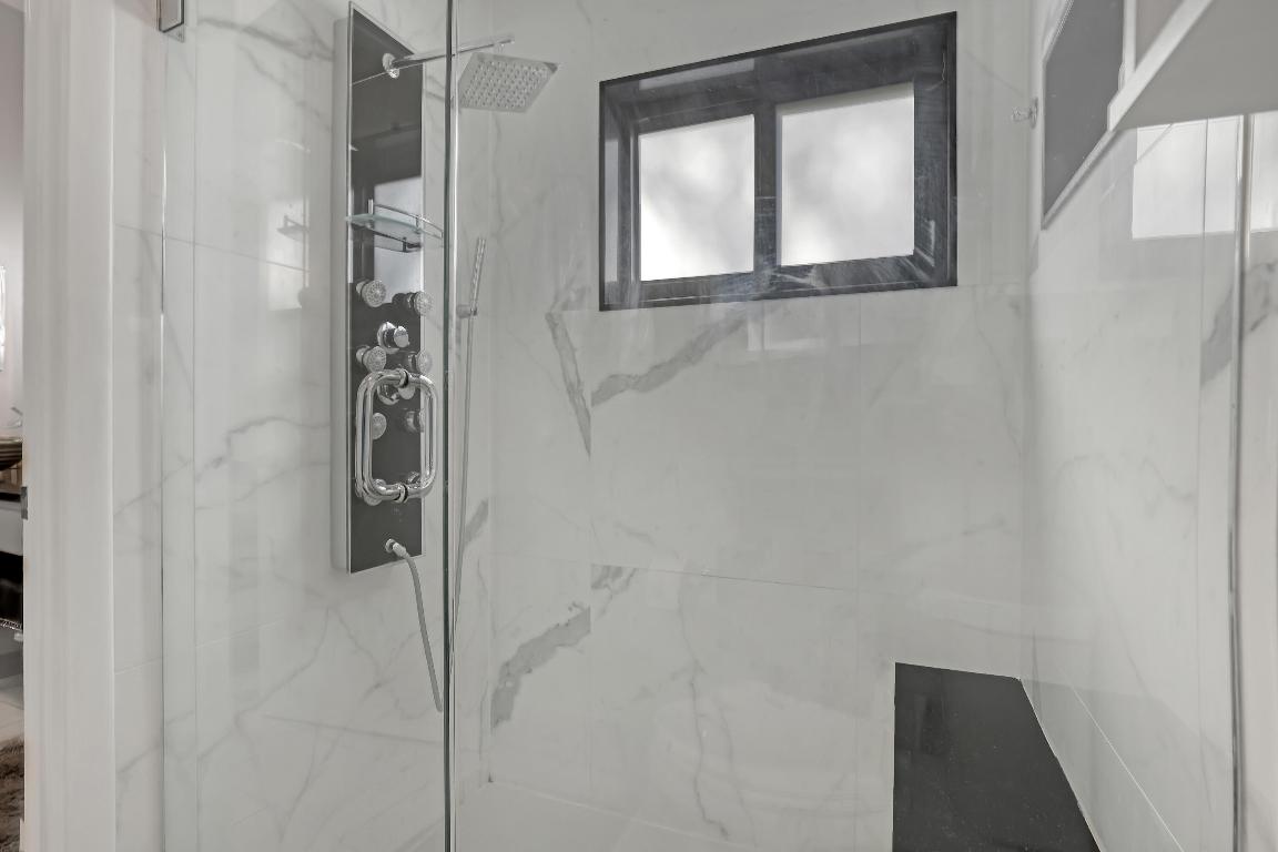 PALM SHORES - Residential