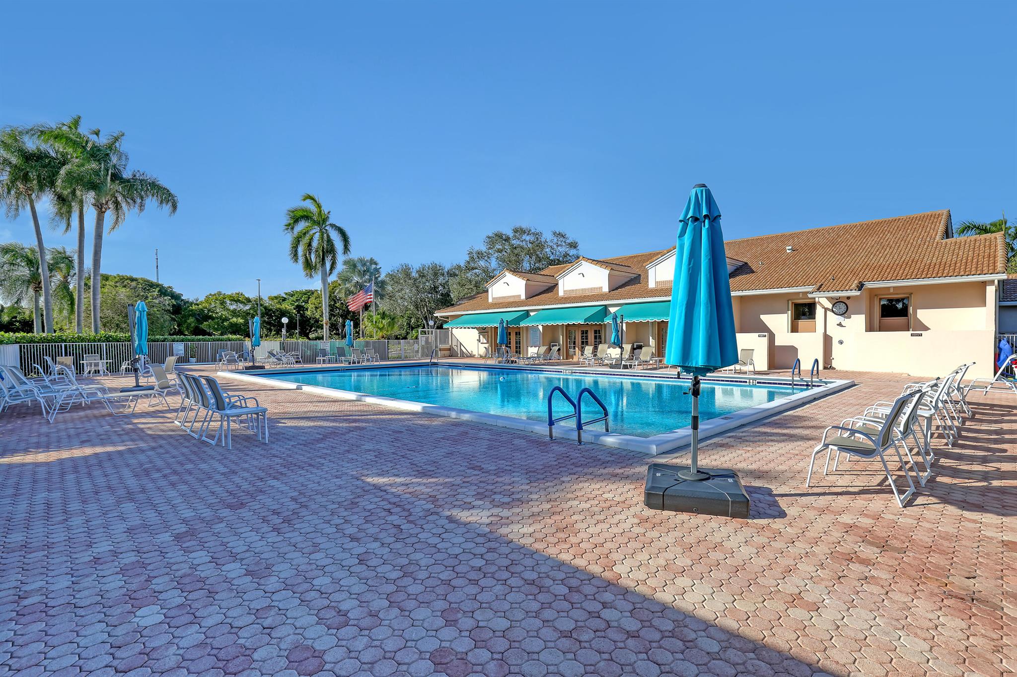 PALM SHORES - Residential