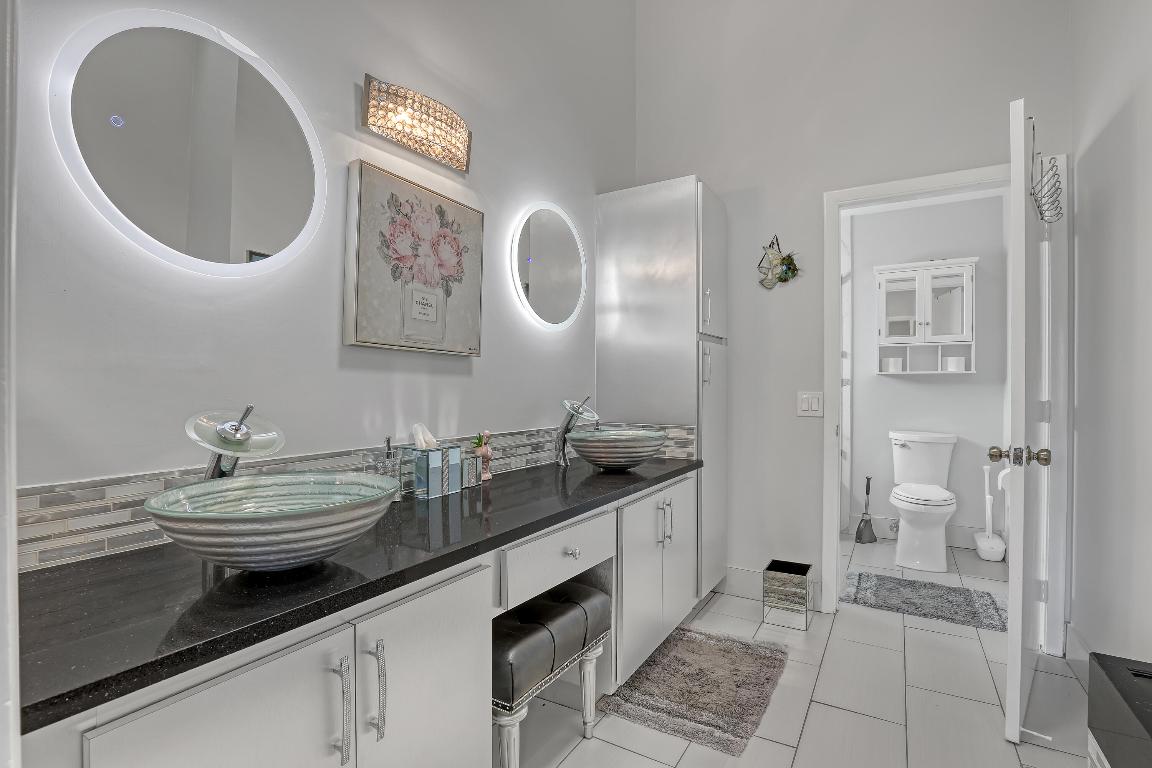 PALM SHORES - Residential