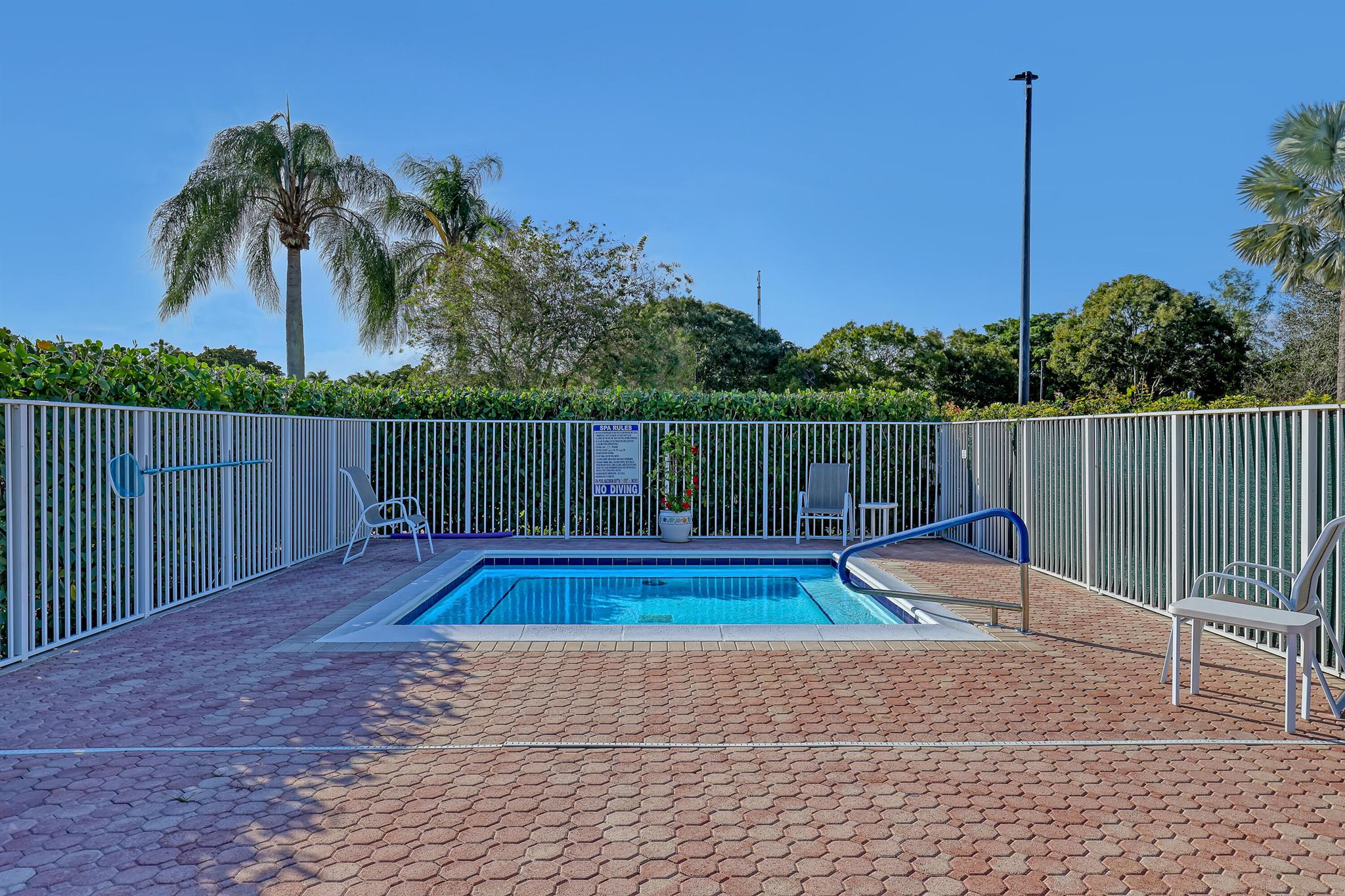 PALM SHORES - Residential