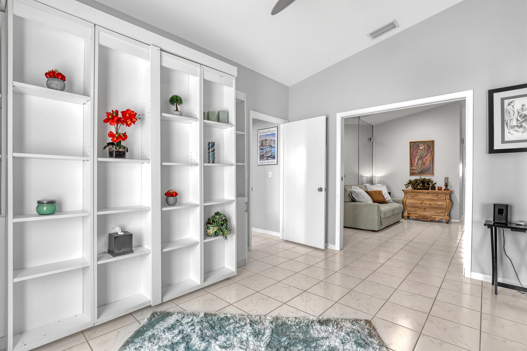 PALM SHORES - Residential