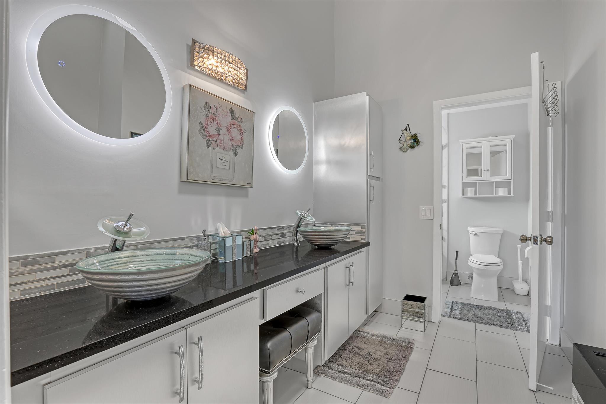 PALM SHORES - Residential