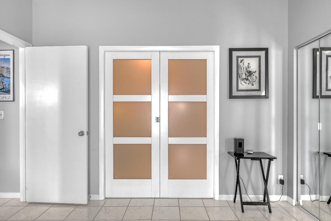 PALM SHORES - Residential