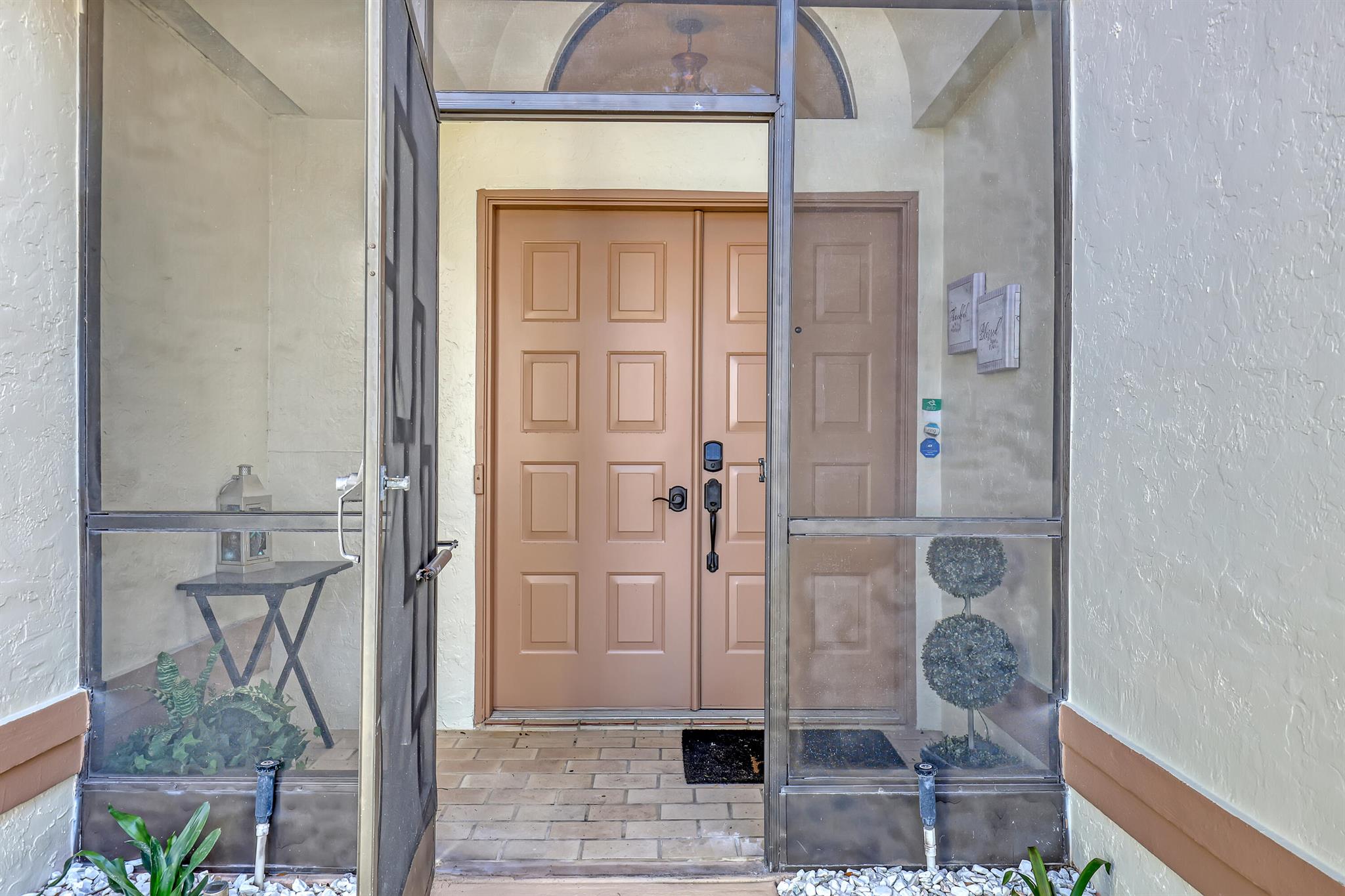 PALM SHORES - Residential