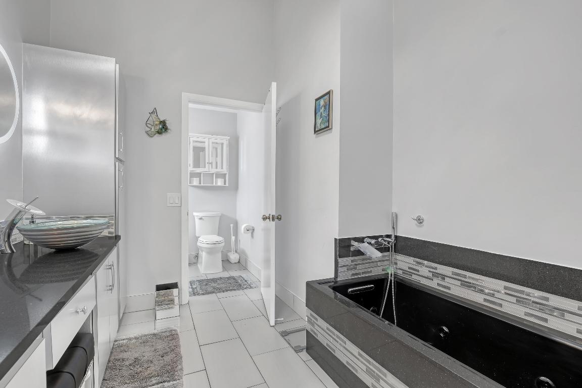 PALM SHORES - Residential