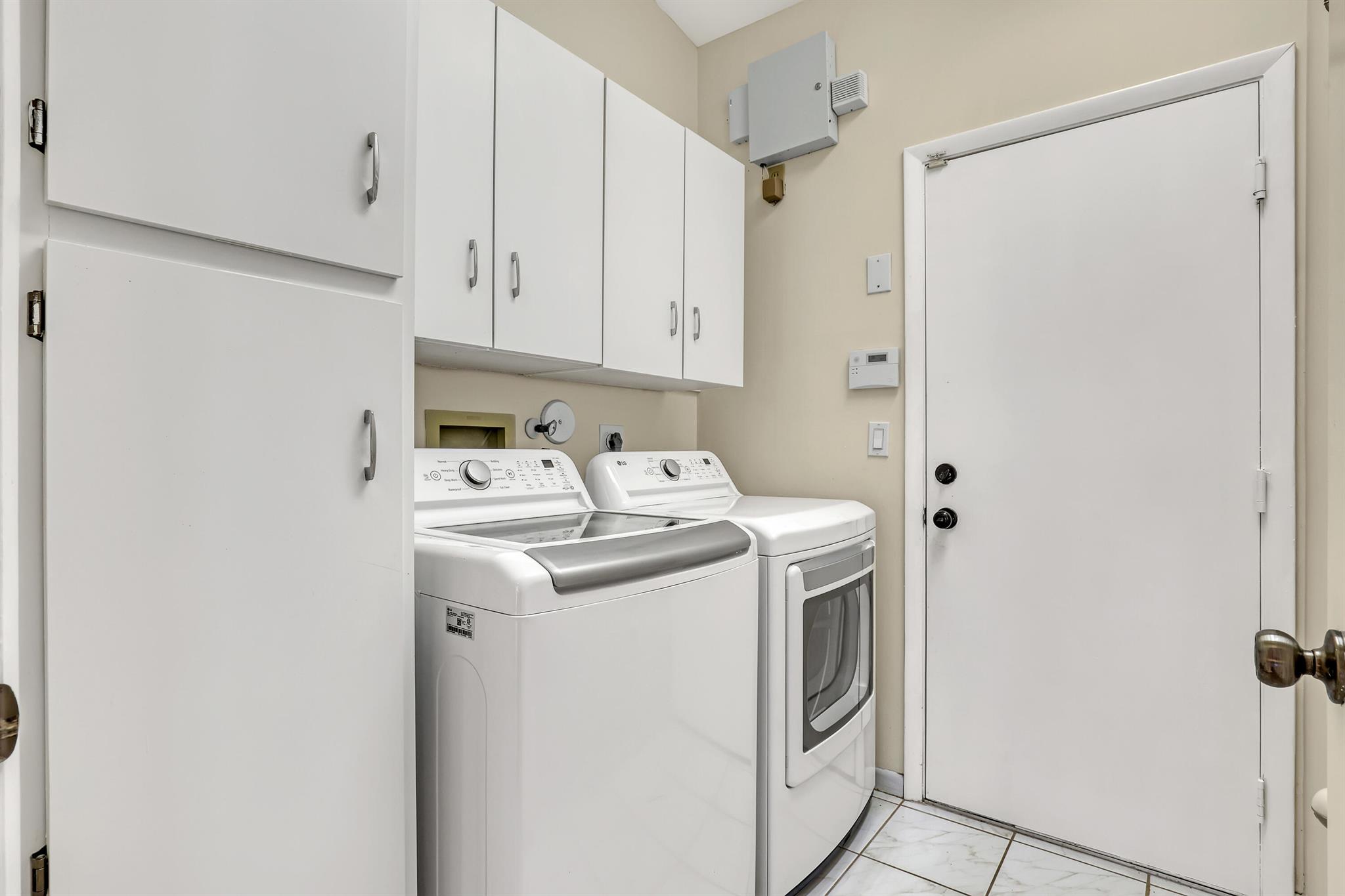 PALM SHORES - Residential