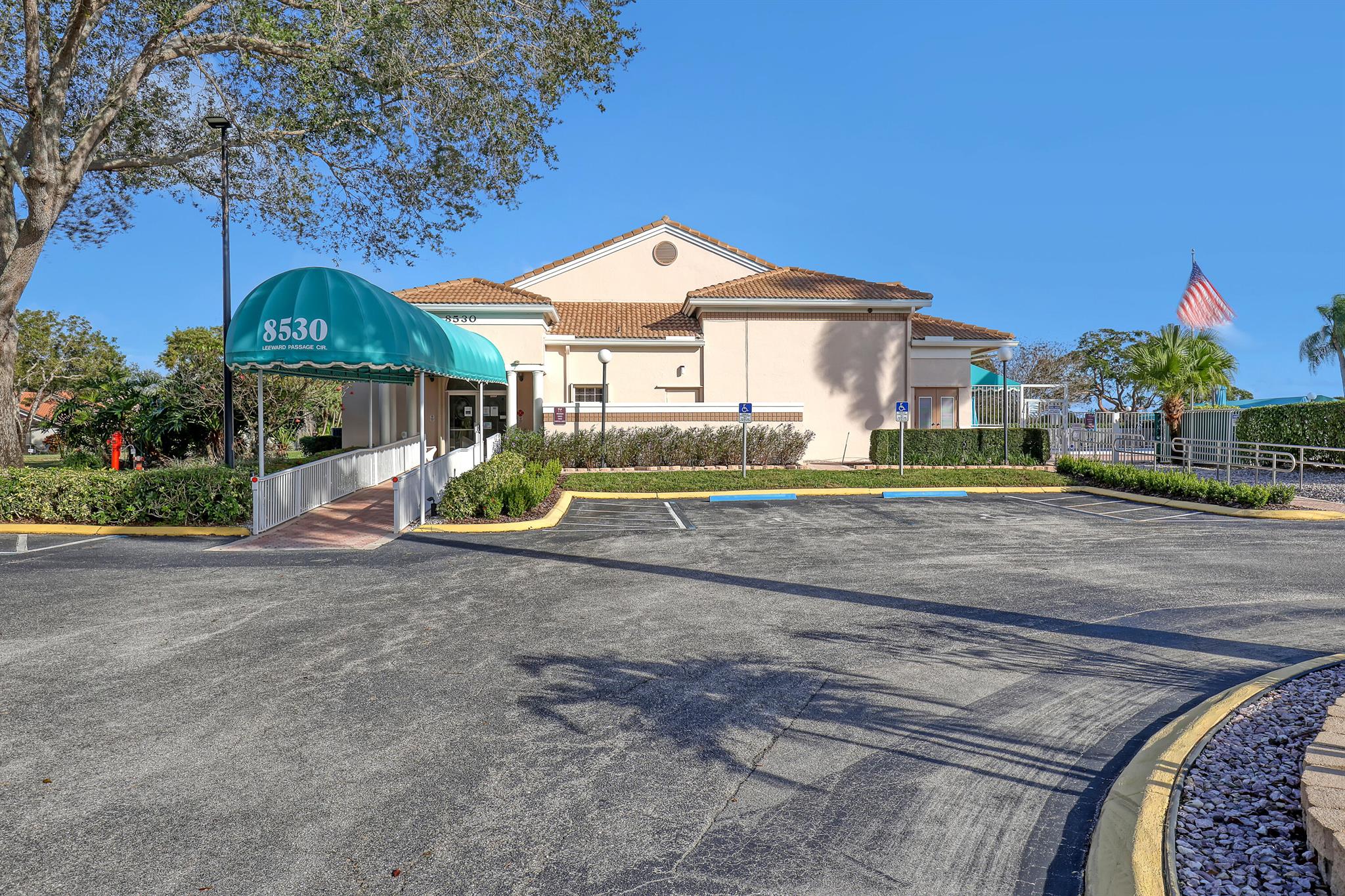 PALM SHORES - Residential