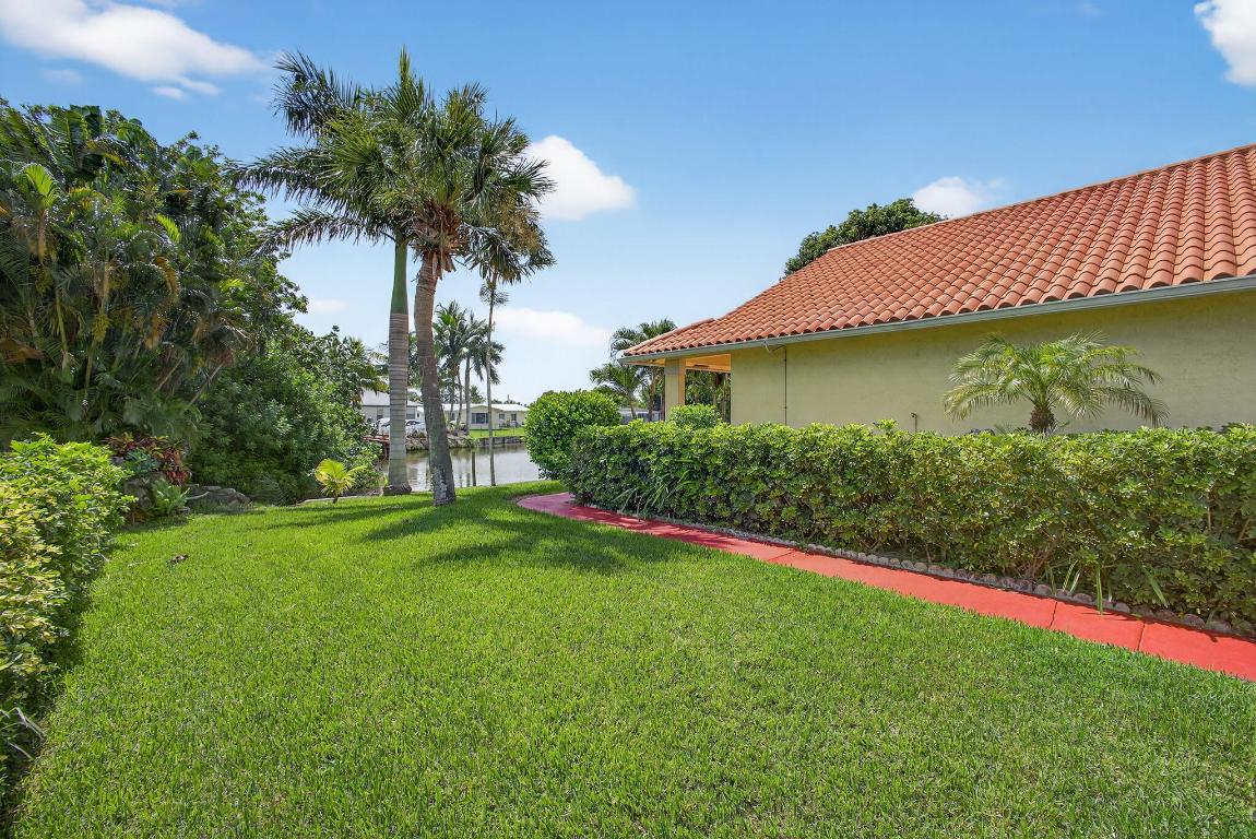 LAWN LAKE - Residential