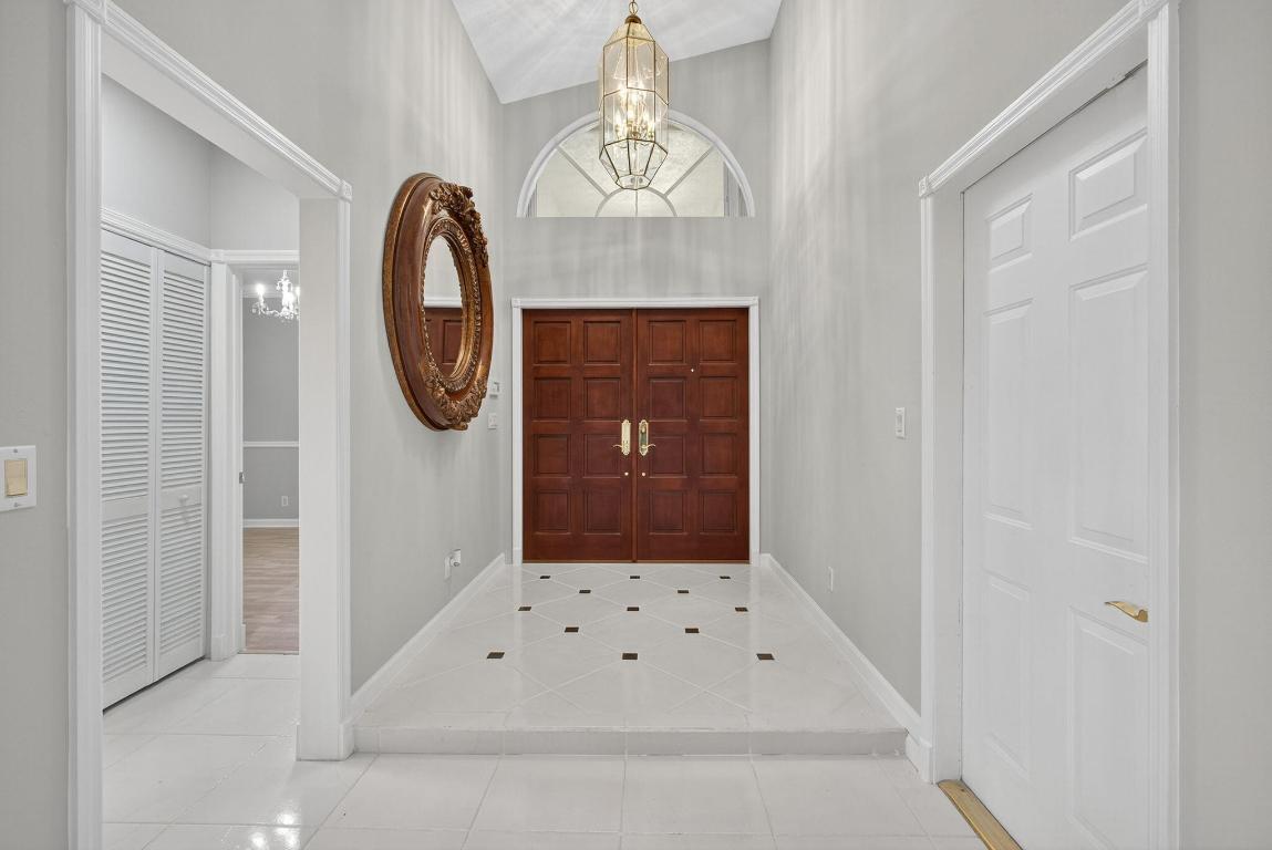 LAWN LAKE - Residential