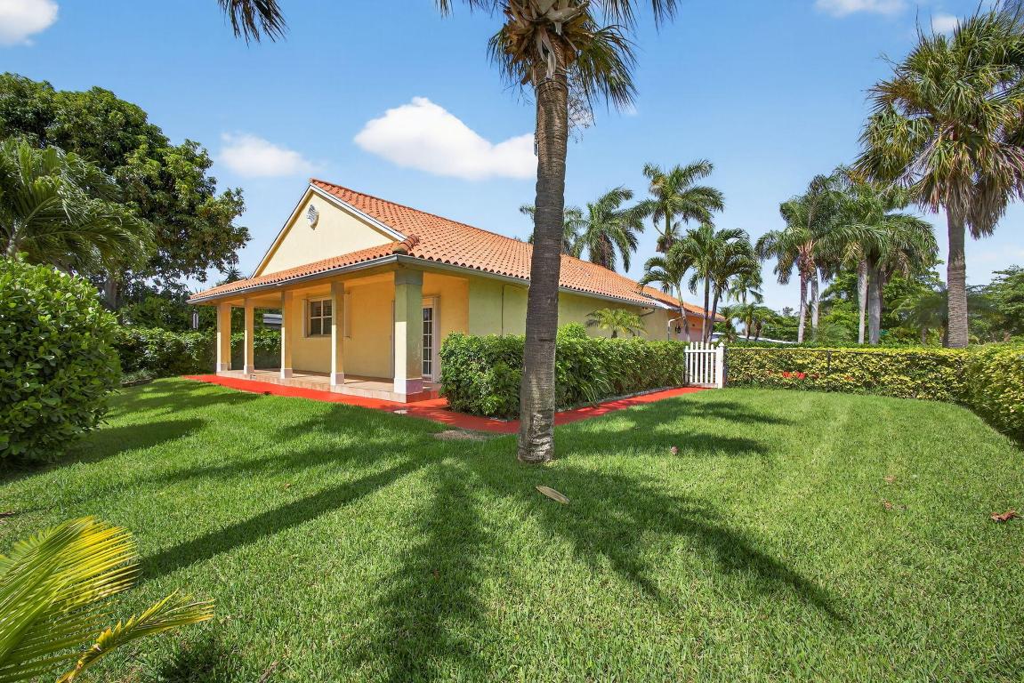 LAWN LAKE - Residential