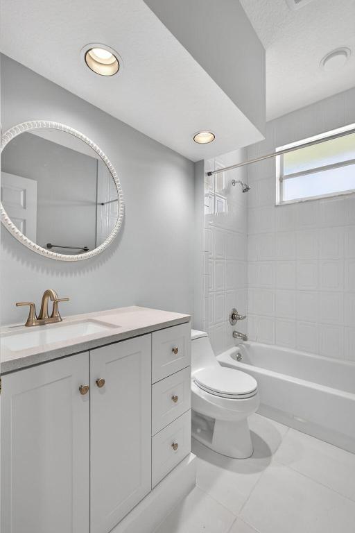 LAWN LAKE - Residential