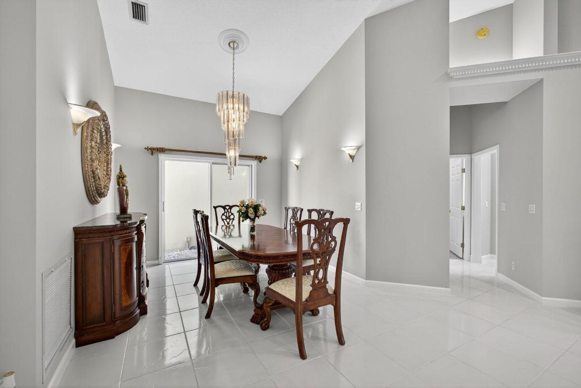 LAWN LAKE - Residential