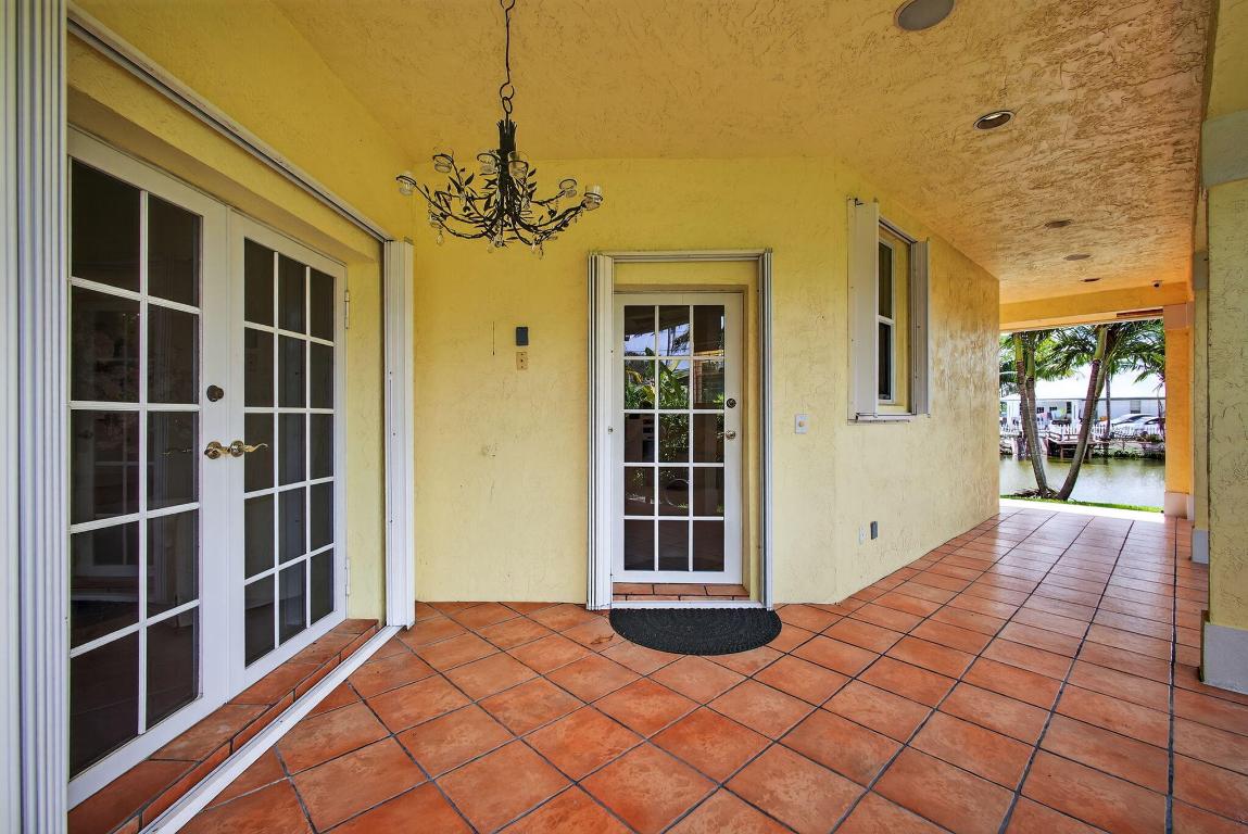 LAWN LAKE - Residential