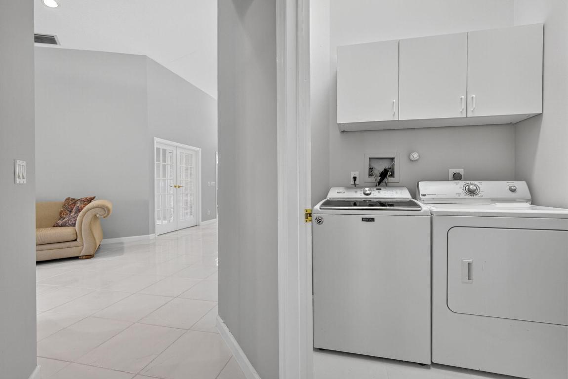 LAWN LAKE - Residential