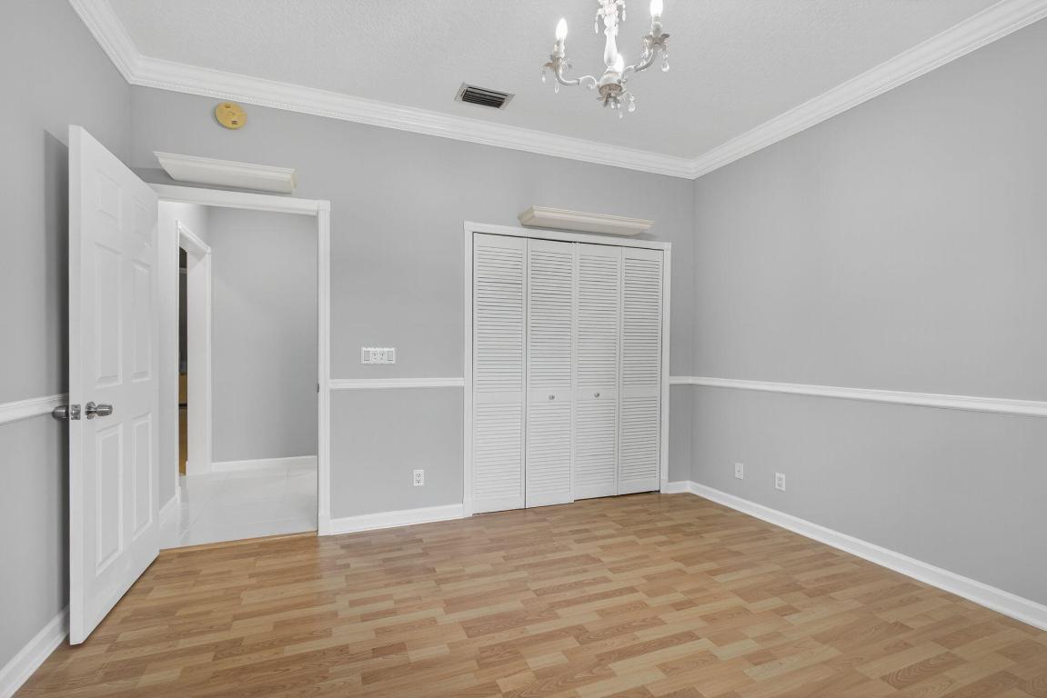 LAWN LAKE - Residential