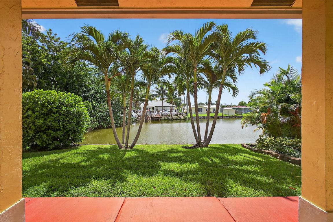 LAWN LAKE - Residential