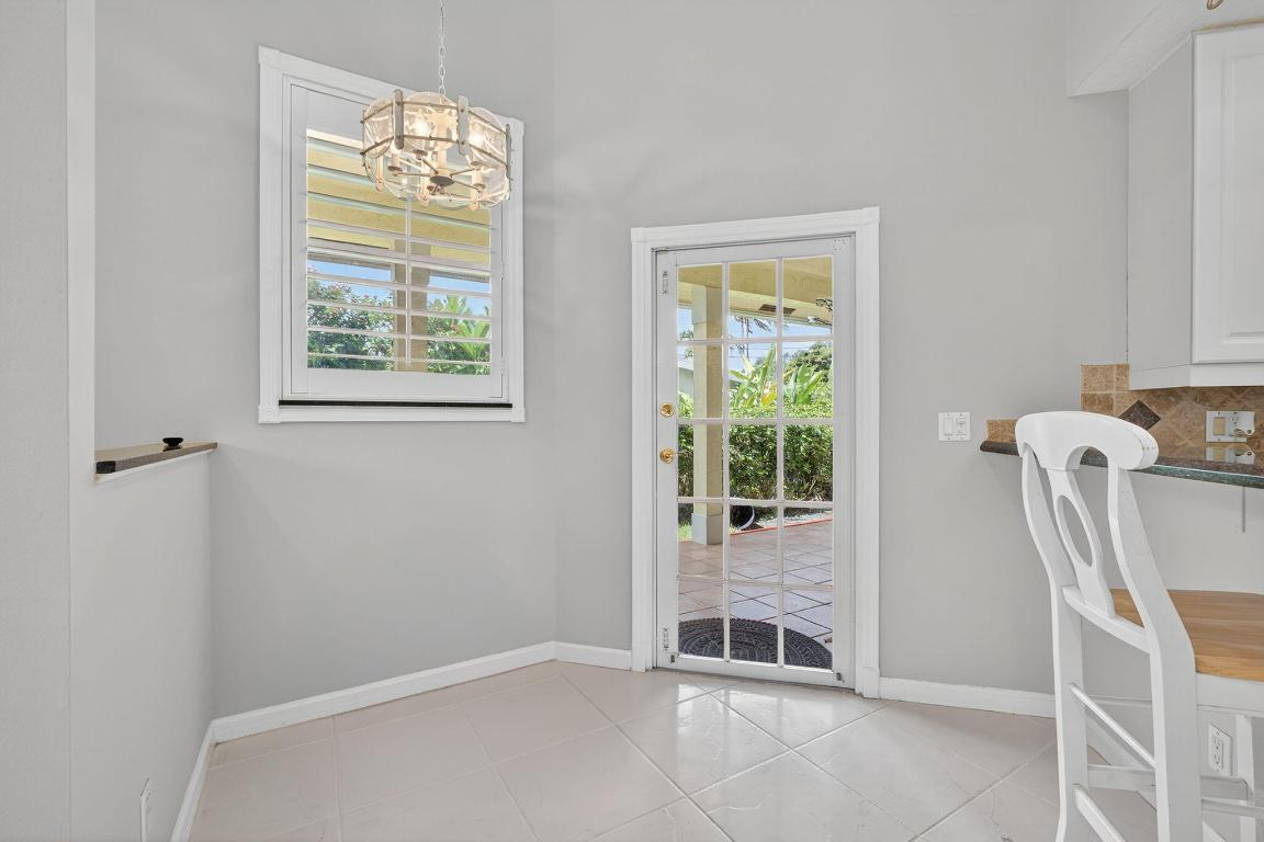 LAWN LAKE - Residential