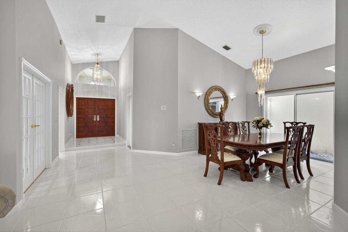 LAWN LAKE - Residential