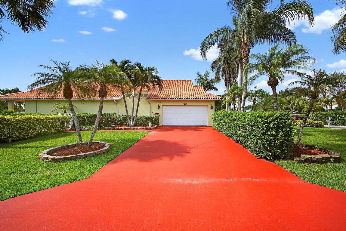 LAWN LAKE - Residential