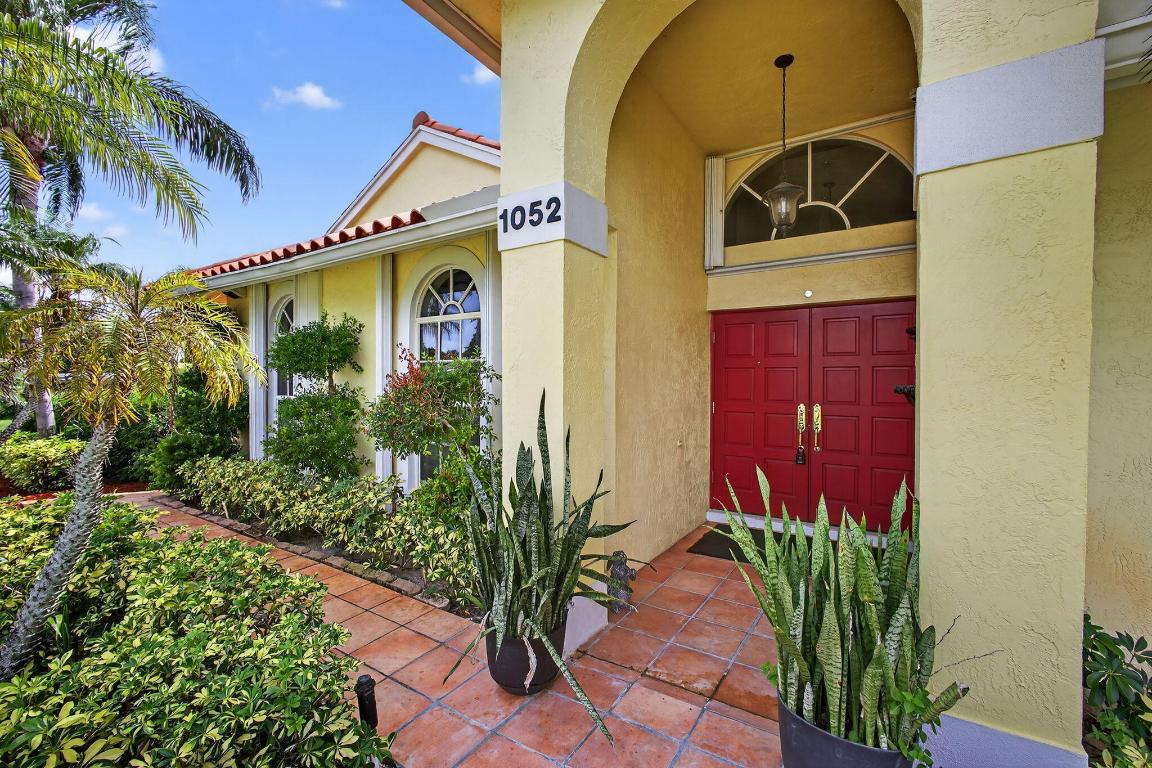 LAWN LAKE - Residential