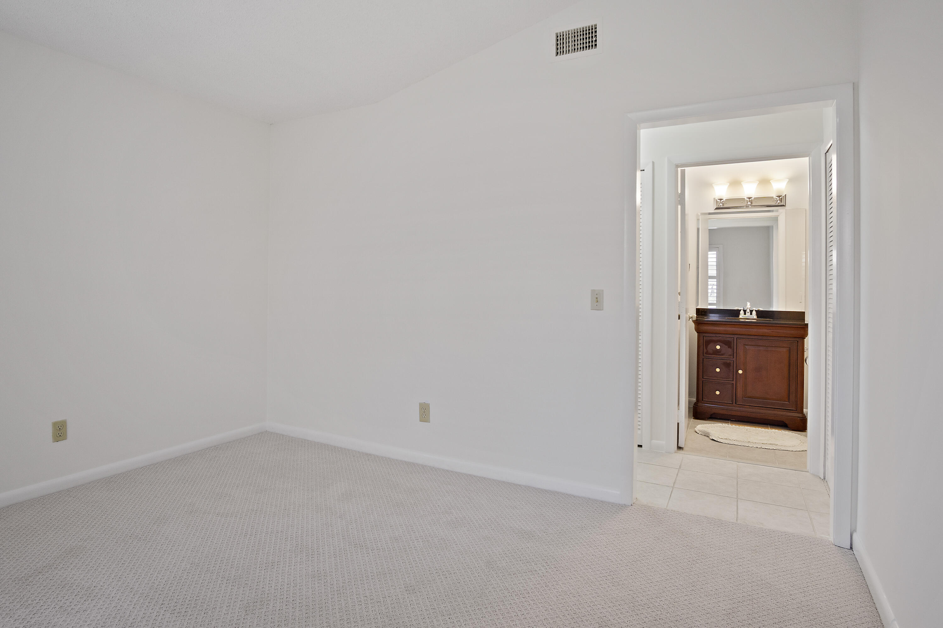 DUCKWOOD - Residential