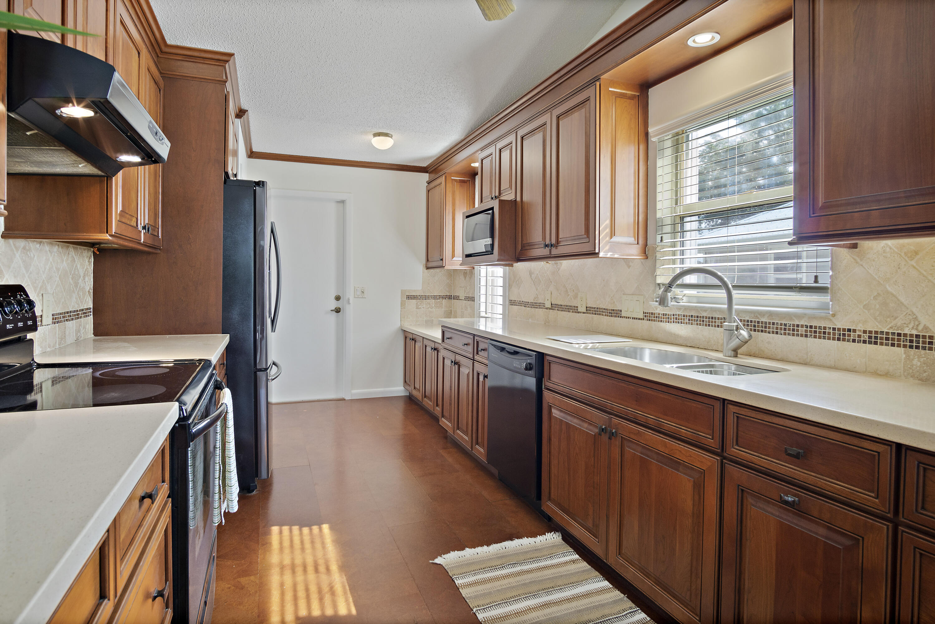 DUCKWOOD - Residential