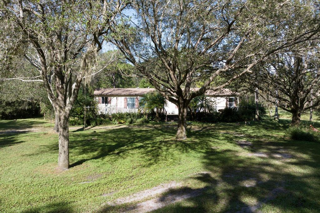 Photo of 18485 N 131st Trail N, Jupiter, FL 33478 (MLS # R10935289)