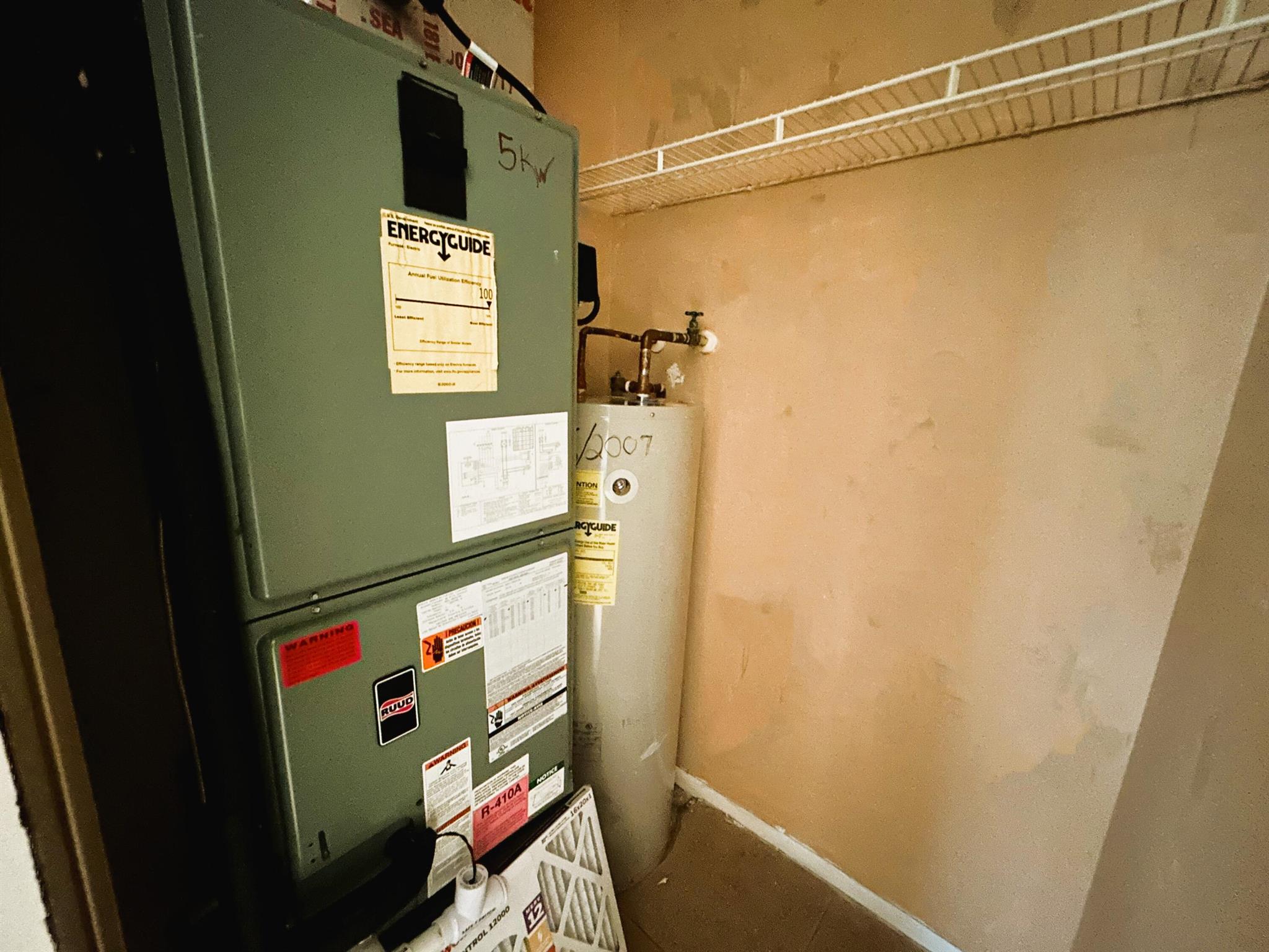 CRESTHAVEN VILLAS 14 CONDO - Residential