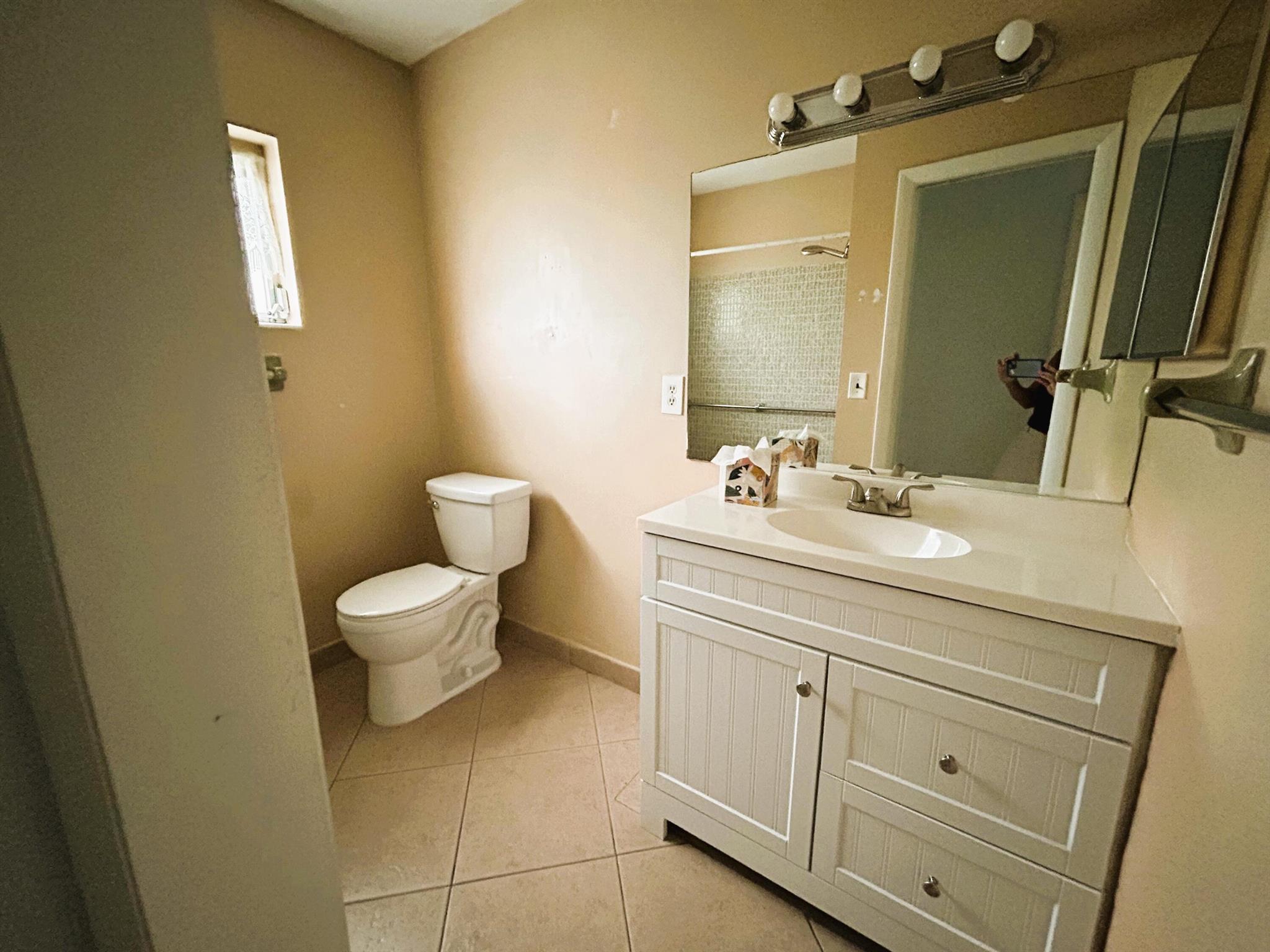 CRESTHAVEN VILLAS 14 CONDO - Residential