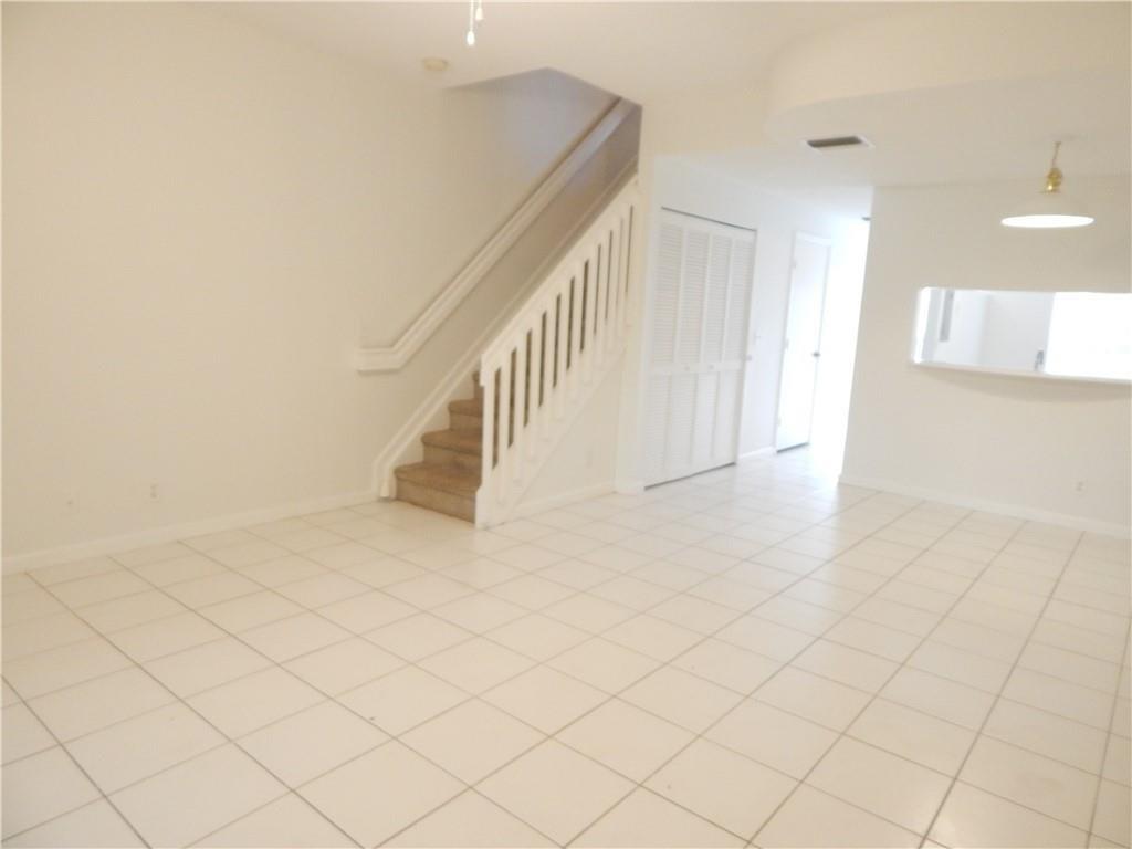 CORAL REEF CLUB - Residential Lease