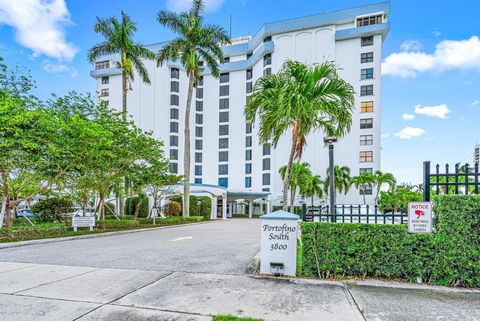 Condominium in West Palm Beach FL 3800 Washington Road.jpg