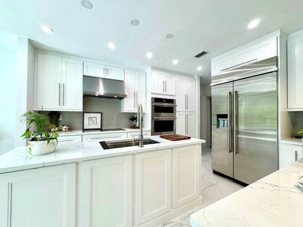 DELRAY LAKES ESTATES - Residential