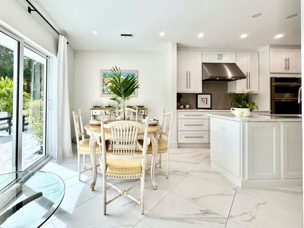 DELRAY LAKES ESTATES - Residential