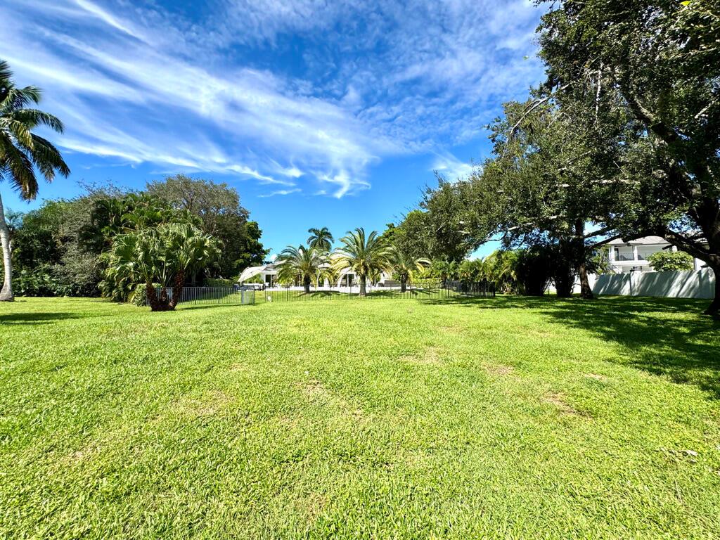 DELRAY LAKES ESTATES - Residential
