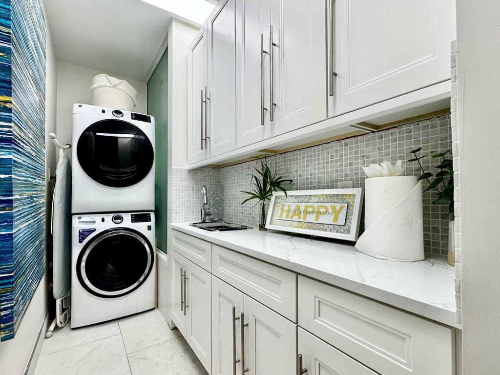 DELRAY LAKES ESTATES - Residential