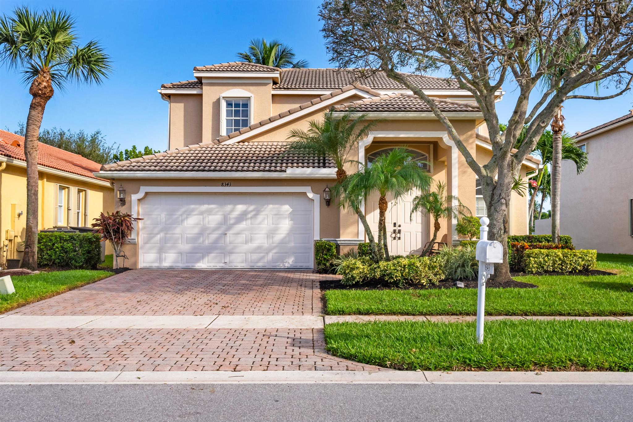 This luxurious 5BR/3BA + POOL HOME located in the sought after & desirable gated community Isola Bella which is known for its excellence in design, refined landscaping, and resort-style amenities. This gem is located minutes from top-rated schools, upscale dining, boutique shopping, and scenic parks. Ideal for families, professionals, or discerning buyers seeking a blend of luxury living and day-to-day practicality!
