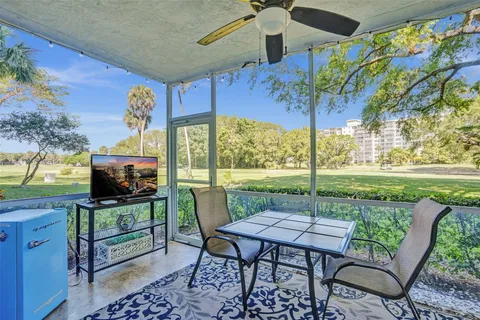 545 Oaks Ln Unit 109, Pompano Beach, FL MLS: F10492549