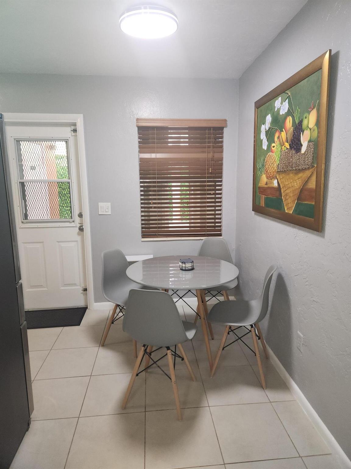 BUNKER HILL ADD 2 TO WPB - Residential Lease