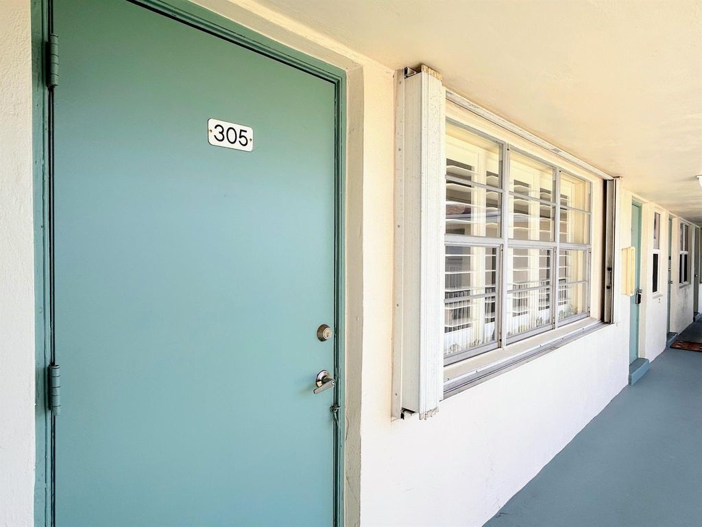 Photo of 450 Horizons E #305, Boynton Beach, FL 33435 (MLS # R11087215)