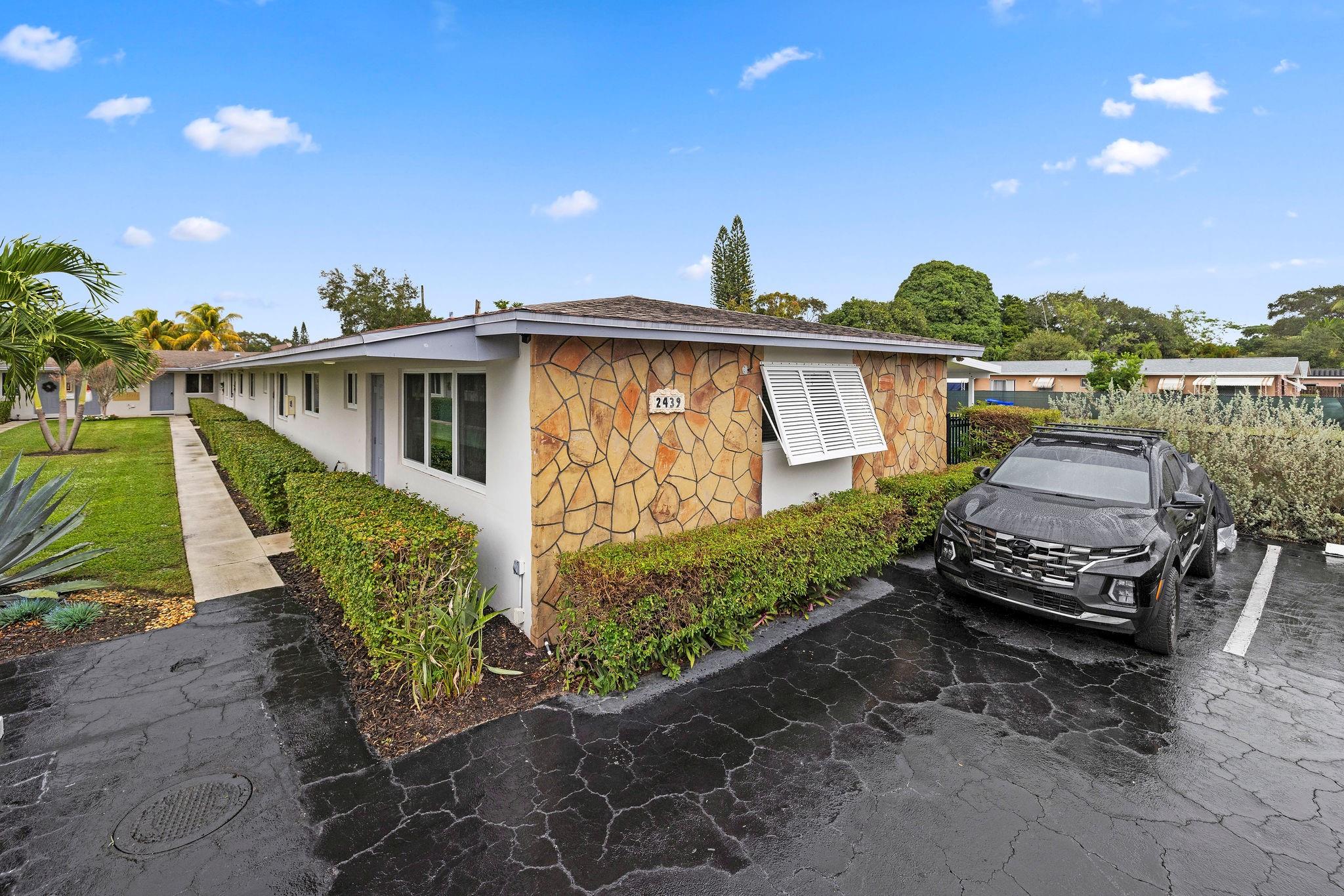 Coronet Bay Condominium - Residential