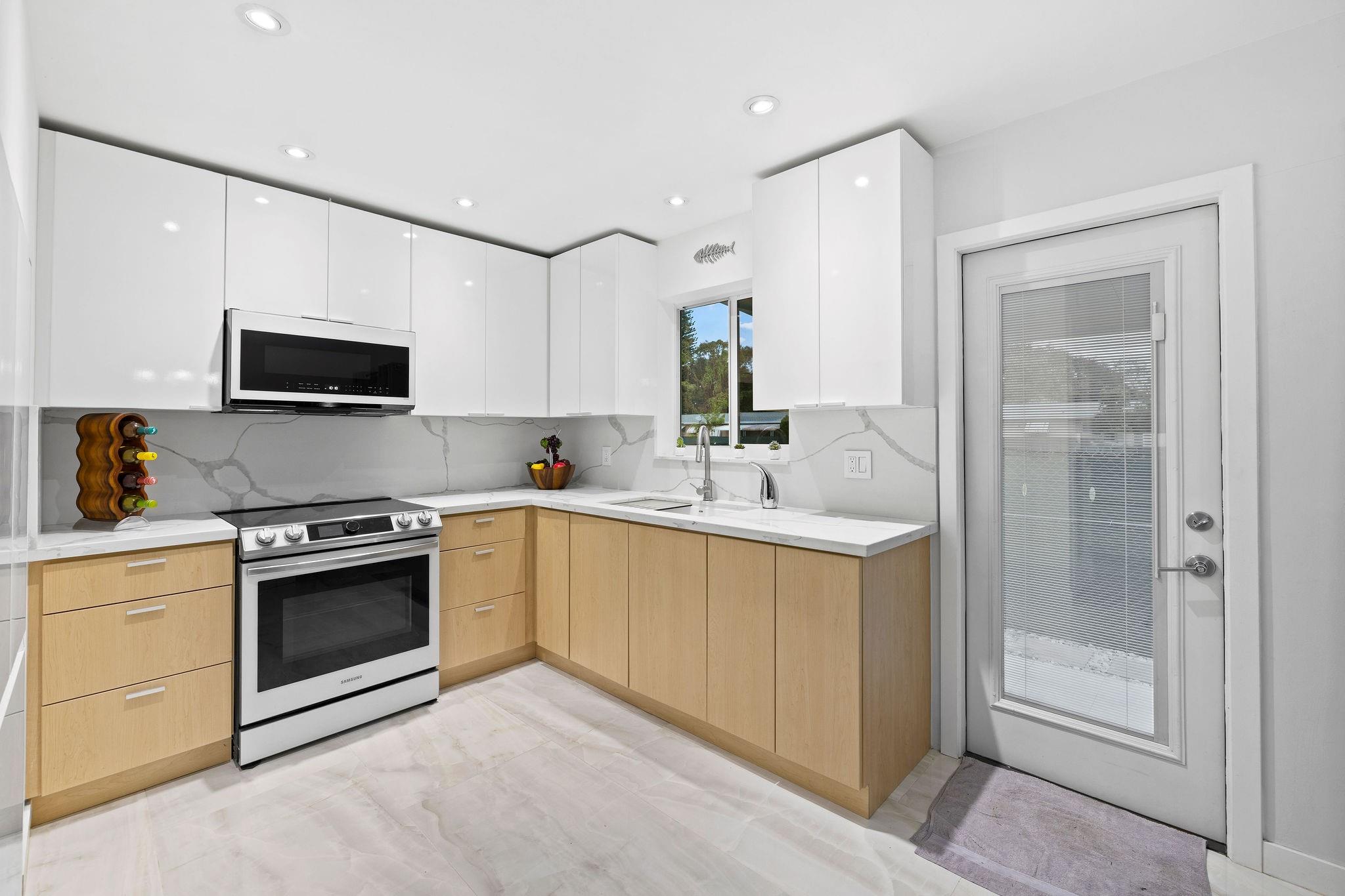 Coronet Bay Condominium - Residential