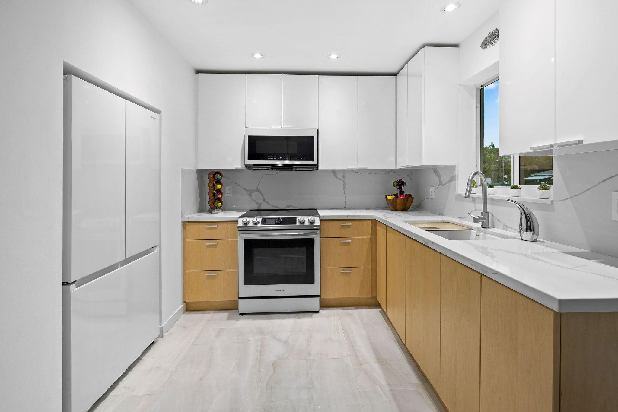 Coronet Bay Condominium - Residential