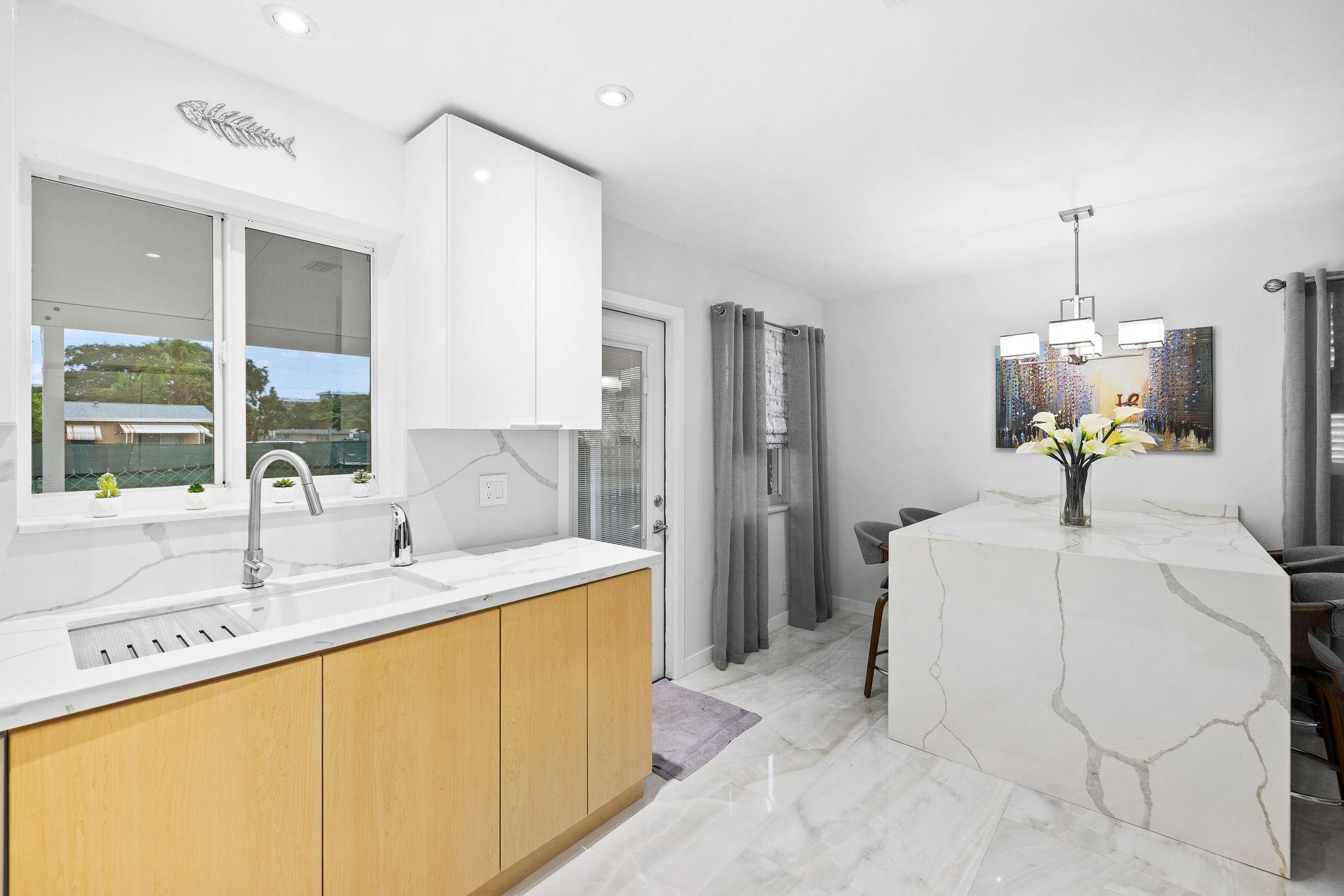 Coronet Bay Condominium - Residential