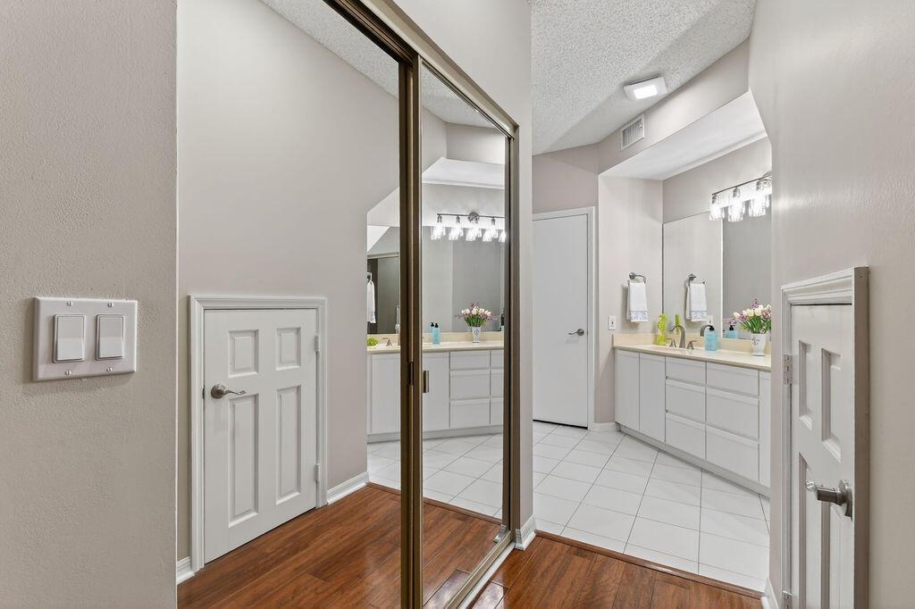 SEA COLONY PL 1 - Residential Lease