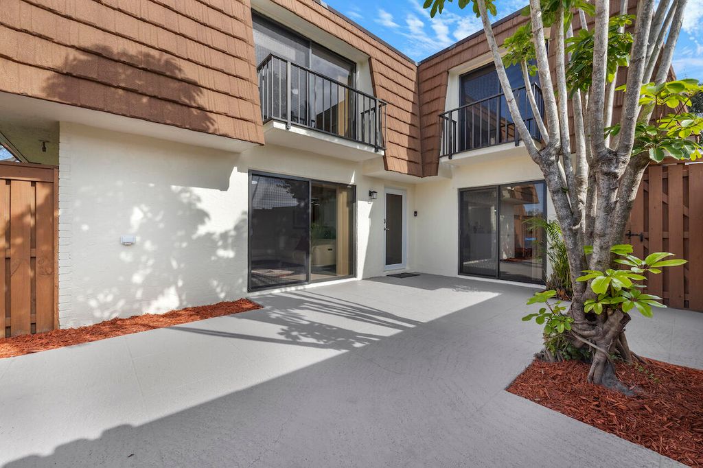 Photo of 3900 County Line Road #23c, Jupiter, FL 33469 (MLS # R10952210)