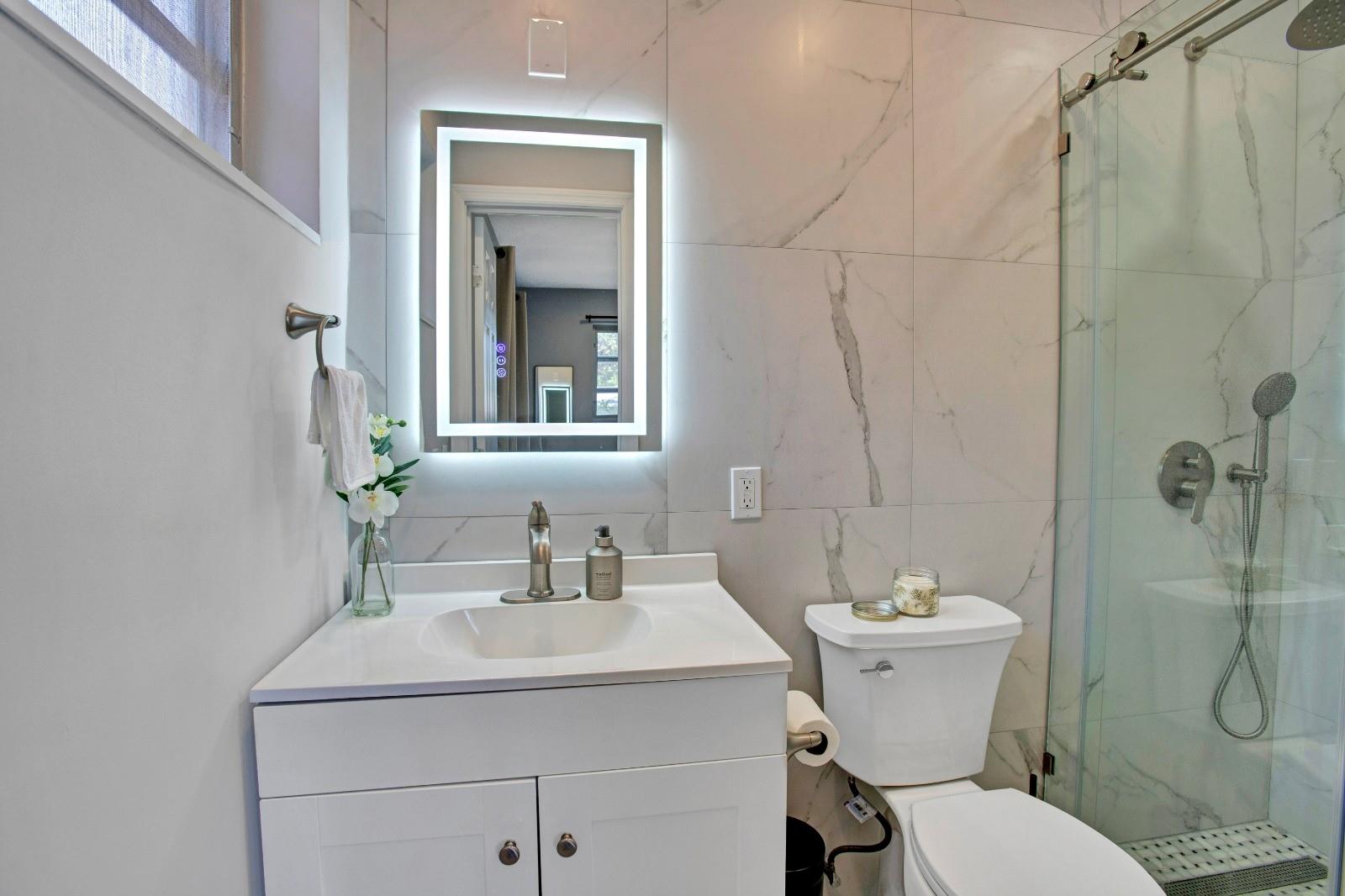 HOLLYWOOD LITTLE RANCHES - Residential Lease