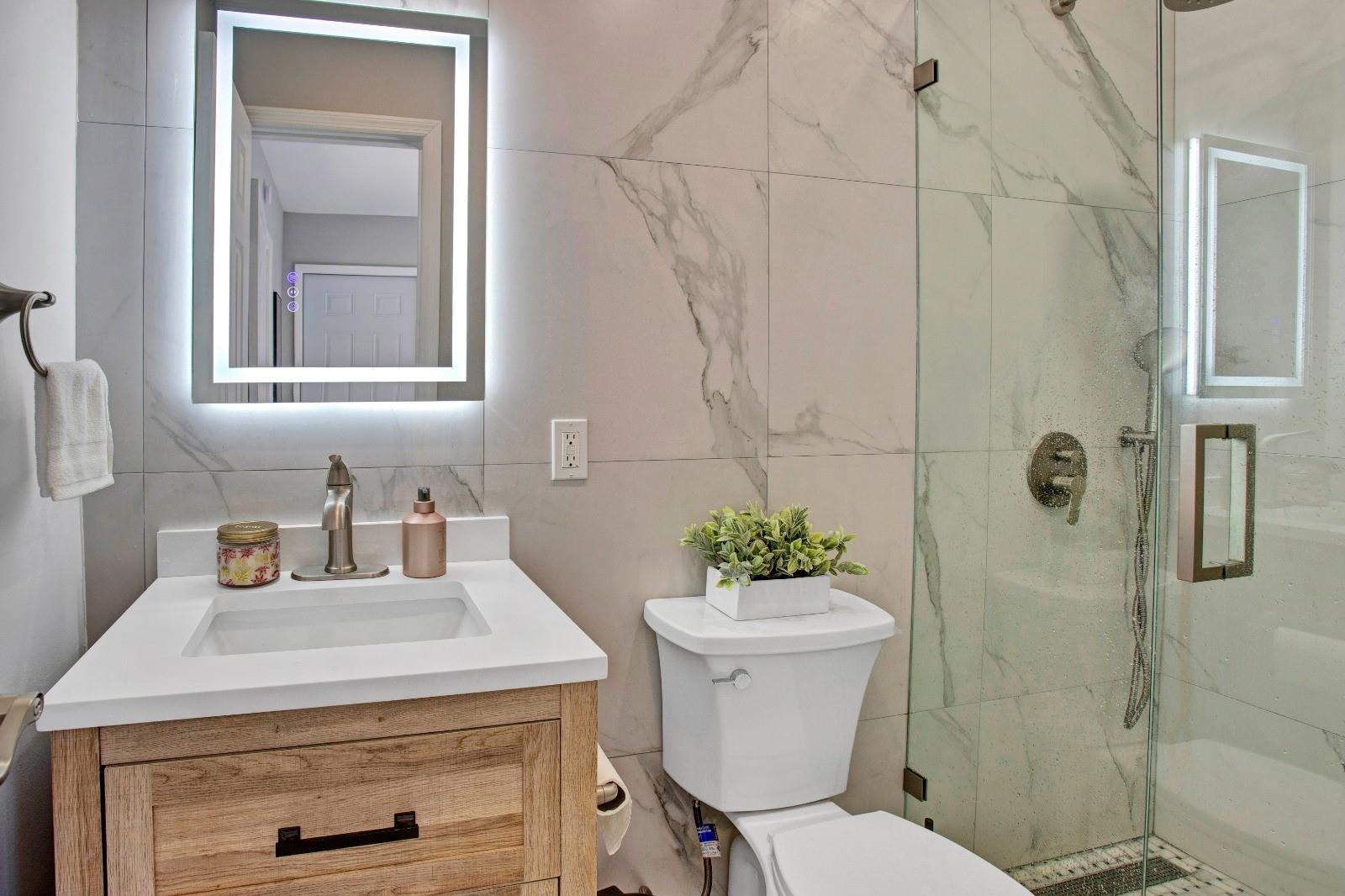 HOLLYWOOD LITTLE RANCHES - Residential Lease