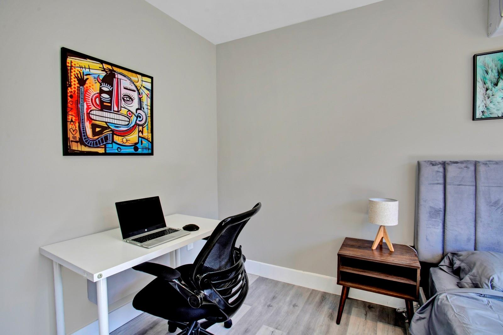 HOLLYWOOD LITTLE RANCHES - Residential Lease